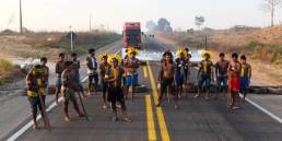 Kayapo indigenous people block Brazil highway